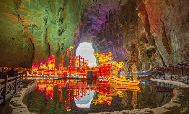 湖北没想到，武汉没想到，现在的利川腾龙洞，怎么突然这么火了