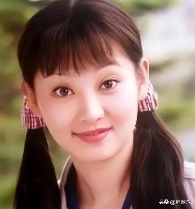 58岁徐帆和冯小刚再传离婚，养女徐朵回应辟谣