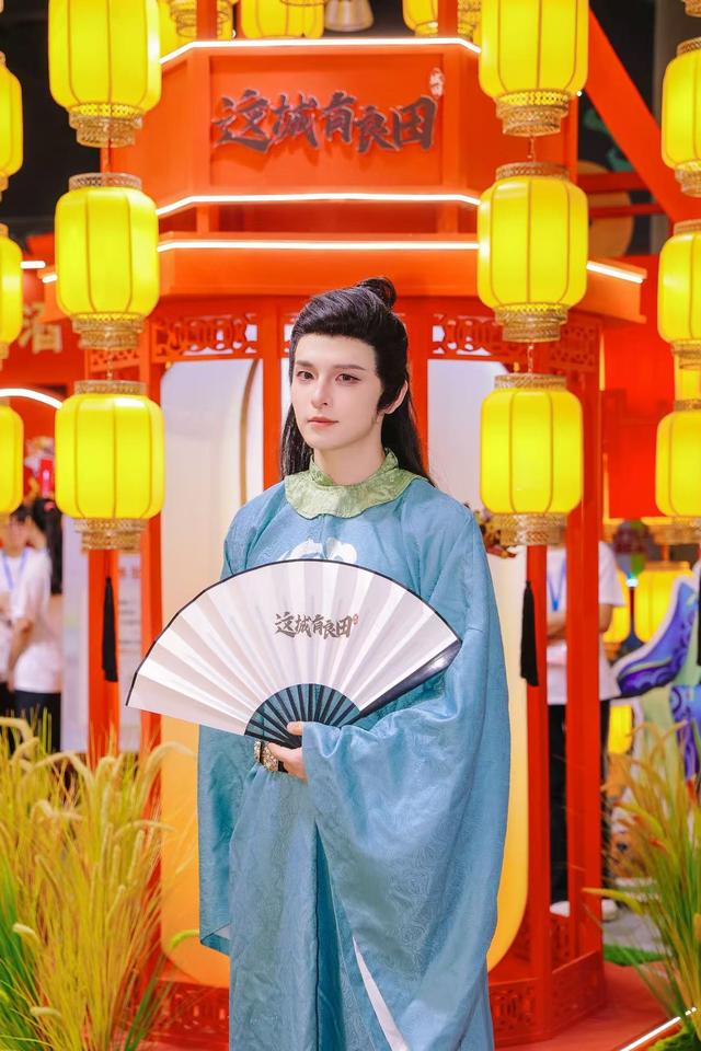 国庆广州最火的漫展，被游戏厂商“包场”了