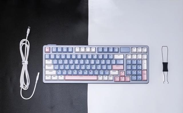集手感和性价比一体的98键的雷柏V700 DIY-98机械键盘测评