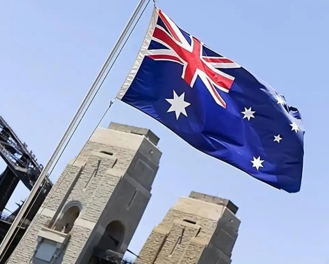 中国又创造一个世界第一！相当500辆坦克冲锋，打碎西方工业底牌