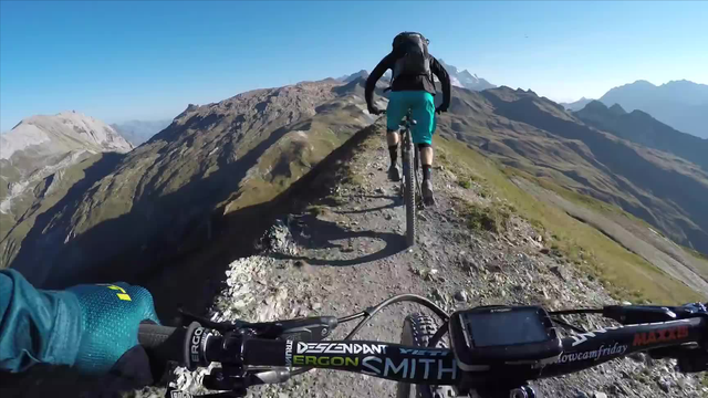 骑行博主独自穿越鳌太线，意外发现失踪一个多月驴友，结果如何？