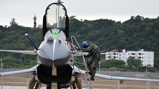 攻不了也守不住？中国空军在西藏上空，被印度空军足足欺负了40年