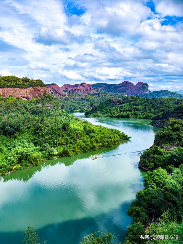 亿万年雕琢的红色奇观，中国八大世界遗产丹霞地貌，应该怎么游？