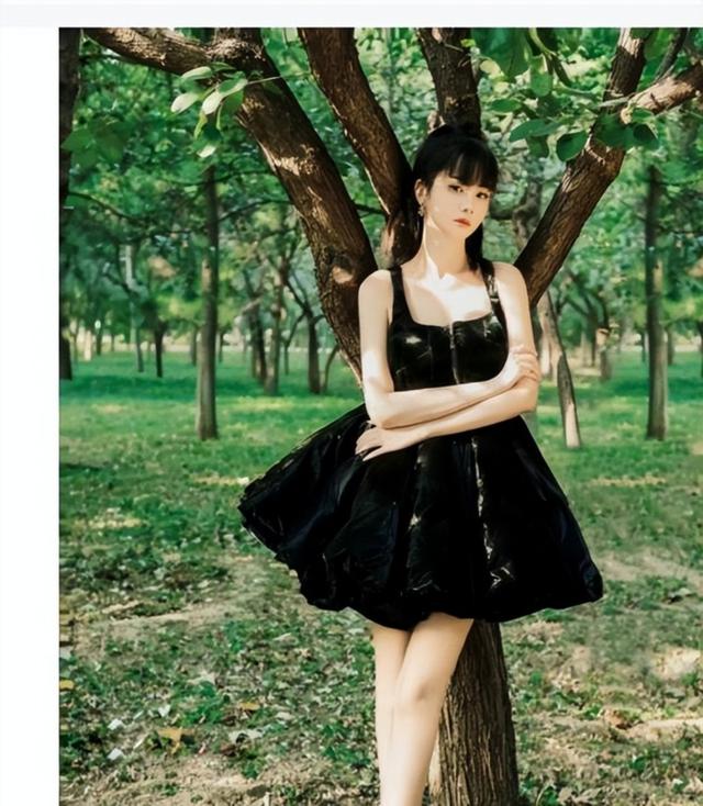 两脱成名，因失恋接拍三级片，从“东方第一美人”到“3D女神”