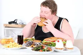 人有没有肠息肉，看吃饭就知道？肠内长息肉，吃饭或有这几个表现图片