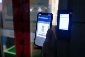 菜鸟驿站力推“夜间取件”，晚归扫码自助取件，安全又便利图片