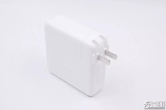 苹果40W动态快充登场，一览往年苹果PD快充低压MOS用料