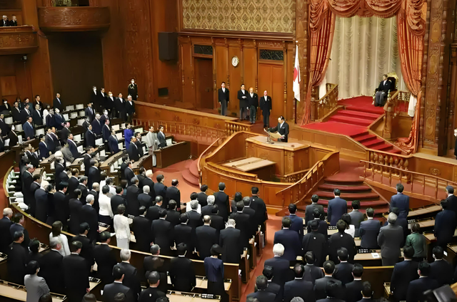 煮熟鸭子要飞？盟友倒戈，在野党联手逼宫，高市早苗首相之位告急