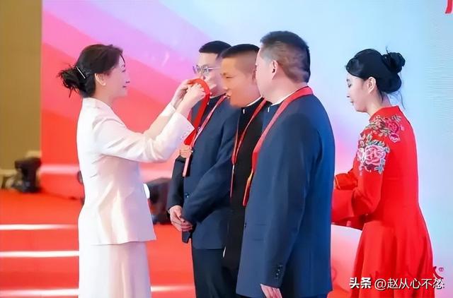 惊天大反转！宗馥莉辞职41天后，又要重新启用“娃哈哈”