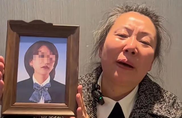 当着保安的面，成都27岁女子家门口被邻居残忍杀害	，案件将开庭，母亲发声：精神病不是“挡箭牌	”希望判死刑