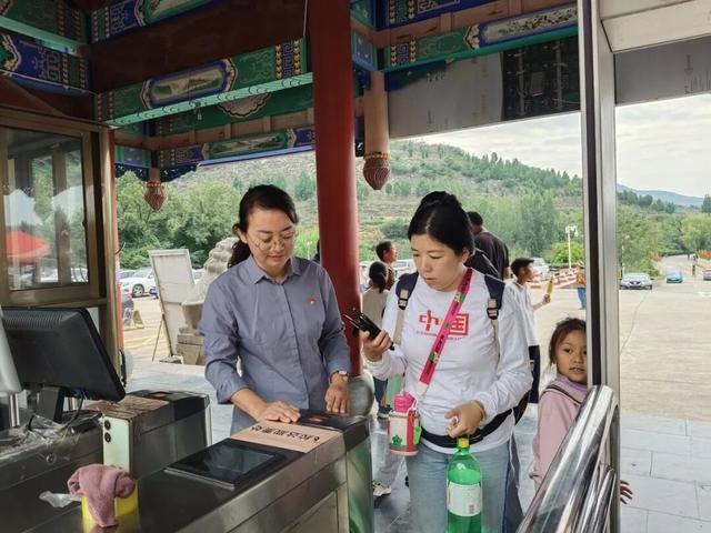 国庆假期首日，翼龙文旅各景区喜迎八方游客！