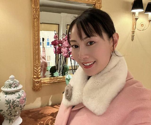 香港知名女星移民失败回流香港，平台上售卖大尺度照片，付费观看