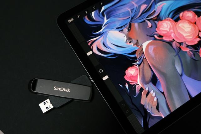 速度均为1000MB/s、容量可达2TB，还能接手机平板！新一代U盘解读