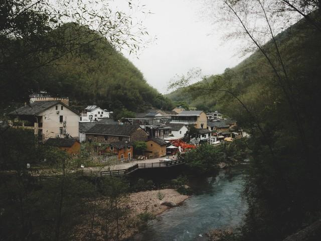 金秋寻幽，古道漫行：漫步马岭古道，邂逅富春山居里醉美江南秋色