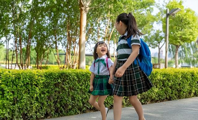 各地学校发布通告，将中小学开学时间顺延，同时有一个不好的消息