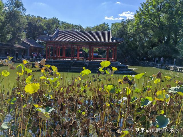 参观北京恭王府，过去一直觉得这是小景点，没想到游客居然这么多