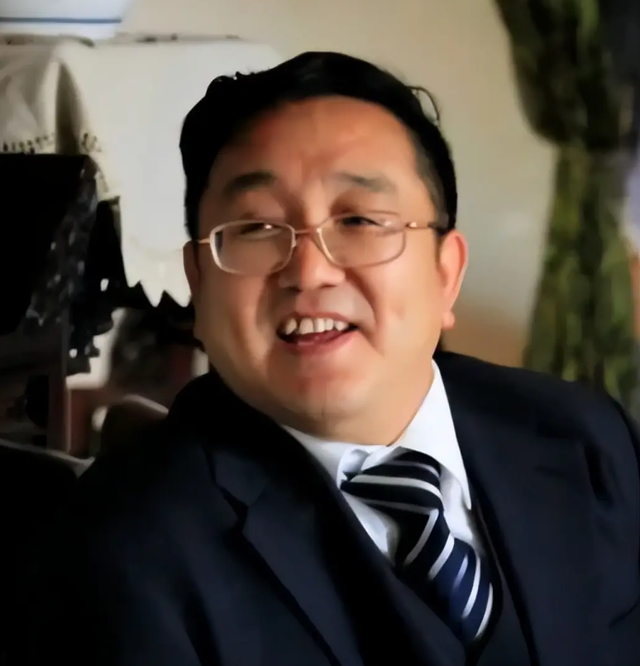 演员句号：再婚娶丫蛋为妻	，尽心孝顺岳父岳母，活成了贤夫孝子