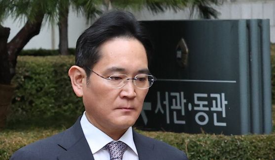 不准踏入中国市场一步？我国下达“逐客令”，三星绝望：放过我们