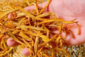 趁着日头烈，记得把6种蔬菜晒成干，留到秋冬炖肉吃，别提多香了图片