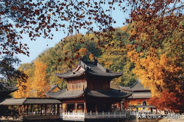 镇江的秋日才是真绝色，三山染彩、古街流韵，连空气都带醋香