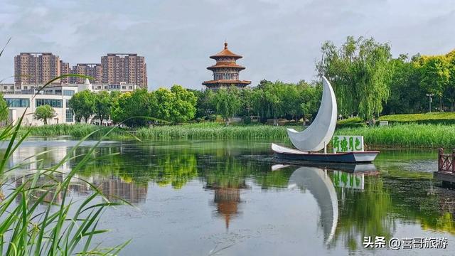 长春藏了个“小故宫”？12.5公顷园林免费逛，夜晚美景意外走红！