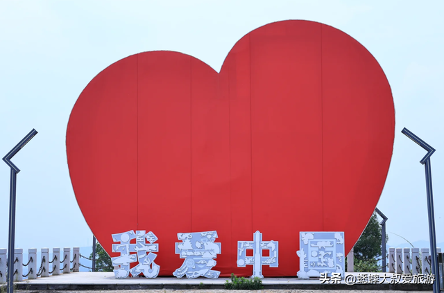 距离杭州1小时车程，有个泉水秘境，秋日风光中，可享田园野趣！