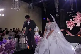 新娘婚礼上播放AI复原已故婆婆影像：当晚爱人反复看视频 仿佛母亲“看到”他结婚了图片