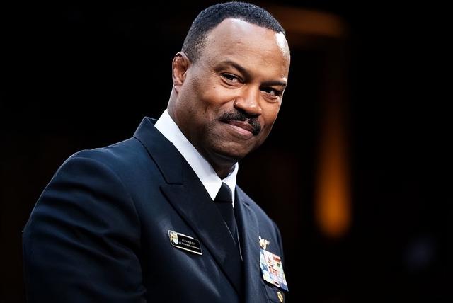 马杜罗后台全就位，中俄明确表态，美军发兵在即	，司令却先行辞职