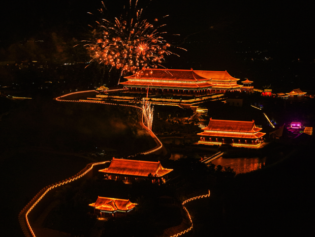 荣成夜游“新地标”狂欢启幕！全新4.0玩法燃爆今夏！