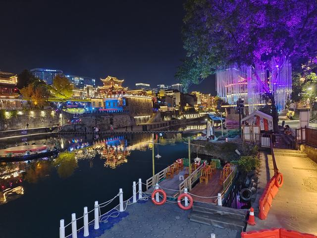 湘西吉首的夜景很美