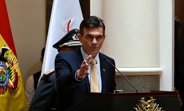 对华合约全部撕毁！中国又一伙伴背后捅刀子，骗走了20亿倒向美国