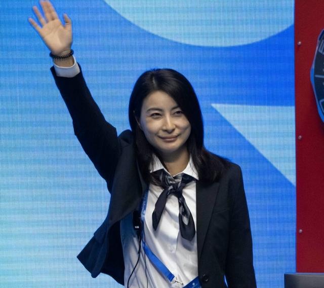 摊牌了！结婚13年，郭晶晶再次迎来喜讯，原来霍震霆当年没说错