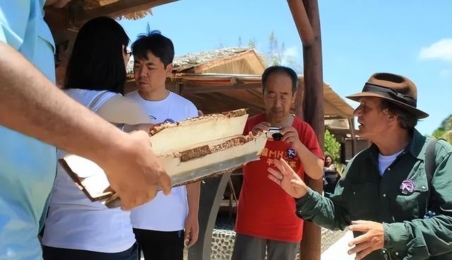 14年马航失联，几年后父亲收到消失儿子的信息，坚信儿子还活着