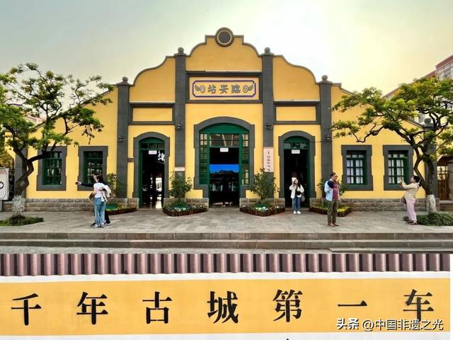云南建水——千年临安古城 ：中国最后一座活着的古城！