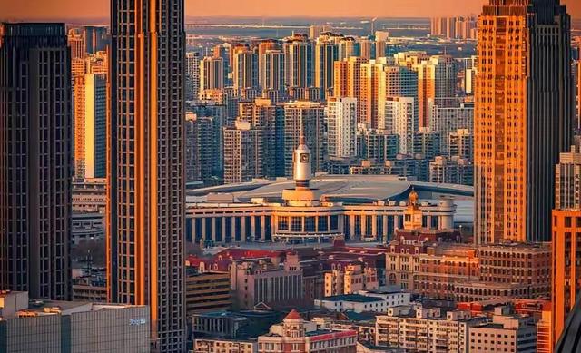 天津周末游人满为患，西北角小吃让北京白领流连忘返