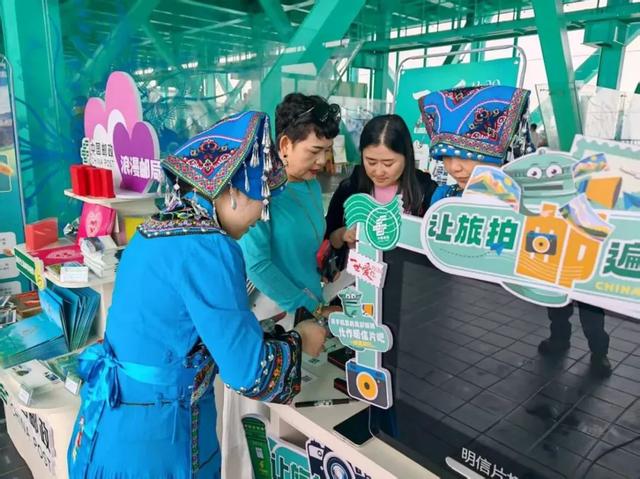 这个长假，景区邮局也堵上了？！