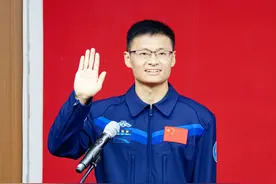 航天员桂海潮，不是现役军人，爱人享受部队什么优待图片