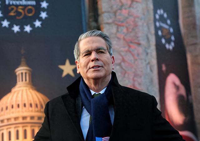 中方买下1200万吨大豆，美财长公开摊牌，中国再也买不到委石油了