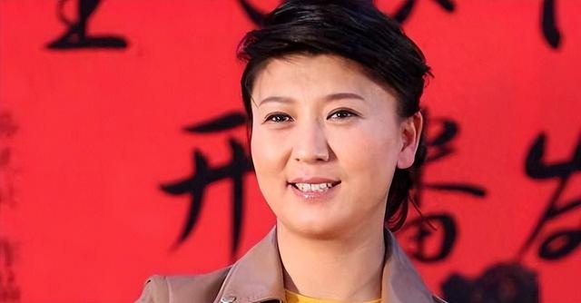 赵本山也没想到	，闫学晶塌房没多久，爱徒孙立荣因一举动口碑暴增