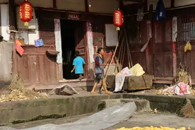 农村最幸福是一群低保户，每天不用干活，打牌下棋吹牛指点江山图片