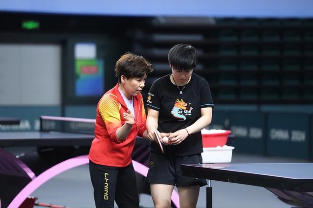 涉贪腐被带走、败光20亿	、移民改国籍，邓亚萍身上的谣言太离谱