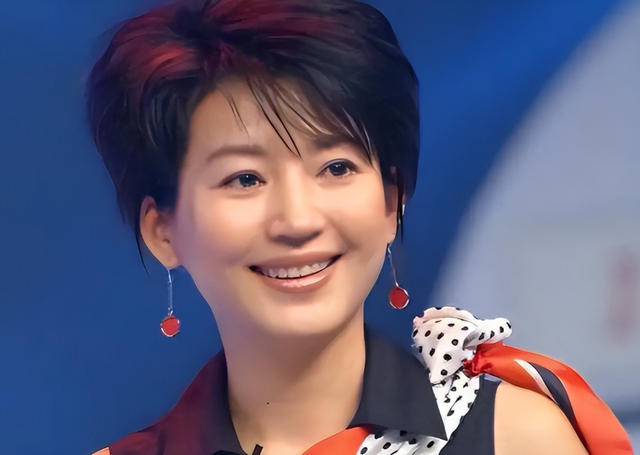 天道好轮回！57岁著名央视女主持王小丫，终于为自己的行为买单