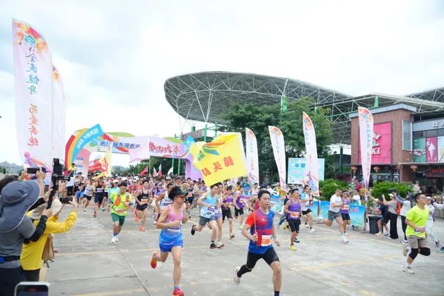 话题播放量达3.4亿次！观音山实力火爆出圈，来了就好，越来越好~