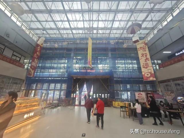 开了28年的钱江小商品市场全是围挡，这是要?