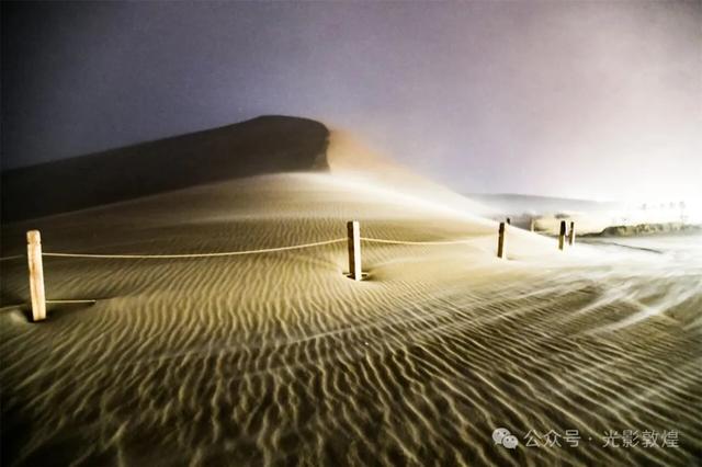 【敦煌第二场雪】月牙泉风雪交加景致极为震撼