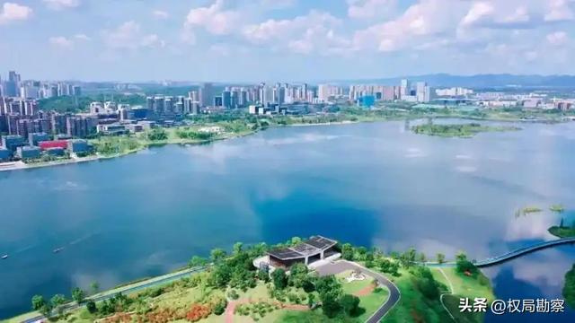 中国旅游版图重新洗牌!12省份收入破万亿,四川凭什么稳居榜首?