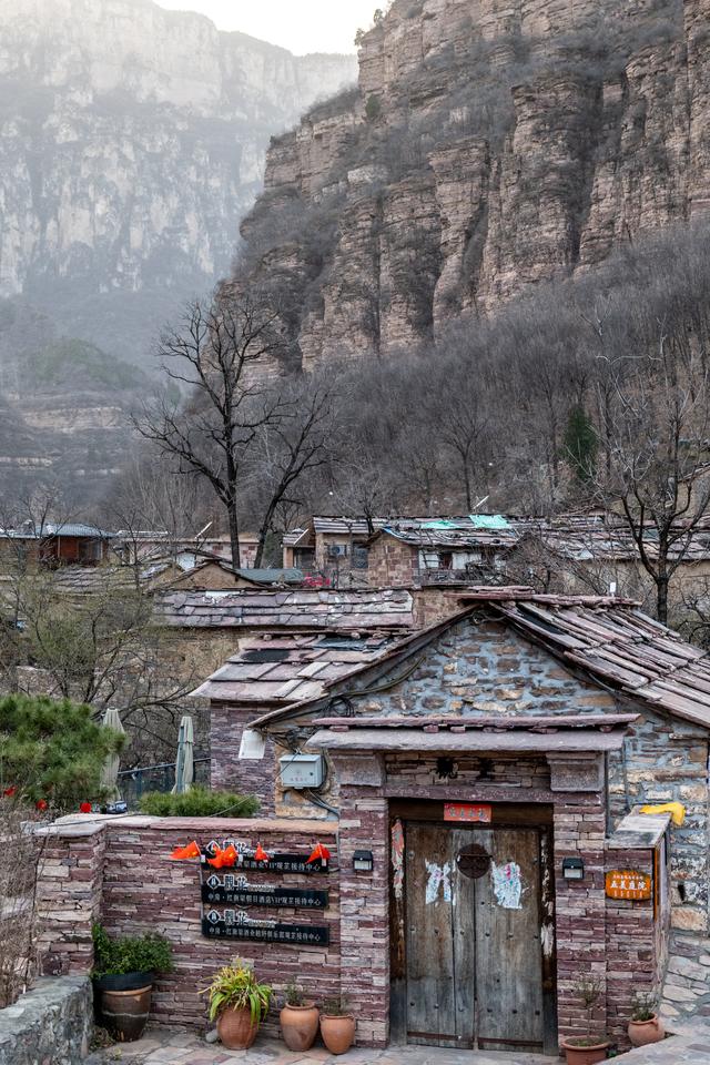 画布上的石头村：在高家台，看见被艺术点亮的太行山魂