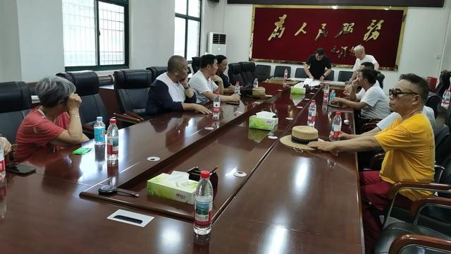 王衍村：溱洧水城游记