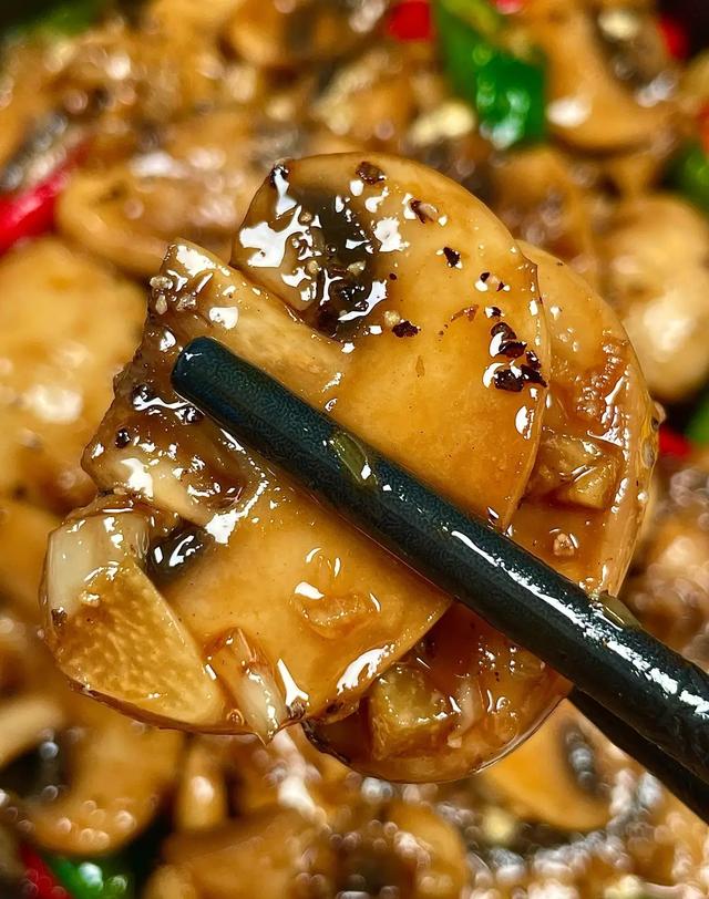 吃一斤它等于吃10只鸡，一降血脂、二降血糖	、三降胆固醇	，别不懂